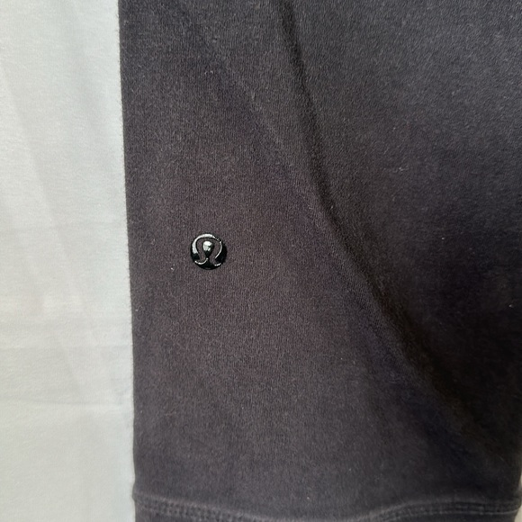 Lululemon cropped jogger • black • pre-owned - Picture 4 of 4